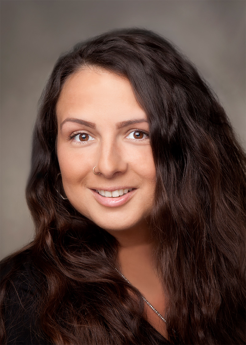 Headshot of Nickita Starck Coach and Speaker